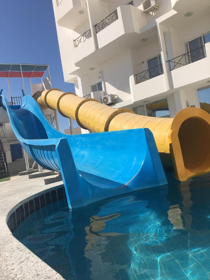 Apartment Dolcezza Near The Sea Redsealine 후르가다 외부 사진